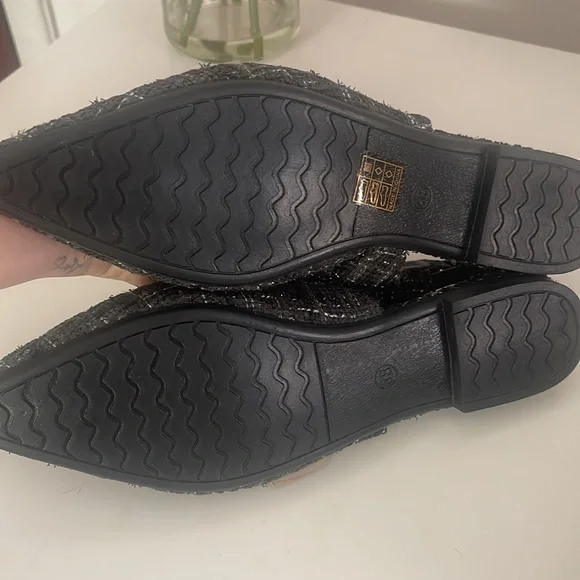 Black flats size 7 - Picture 3 of 3